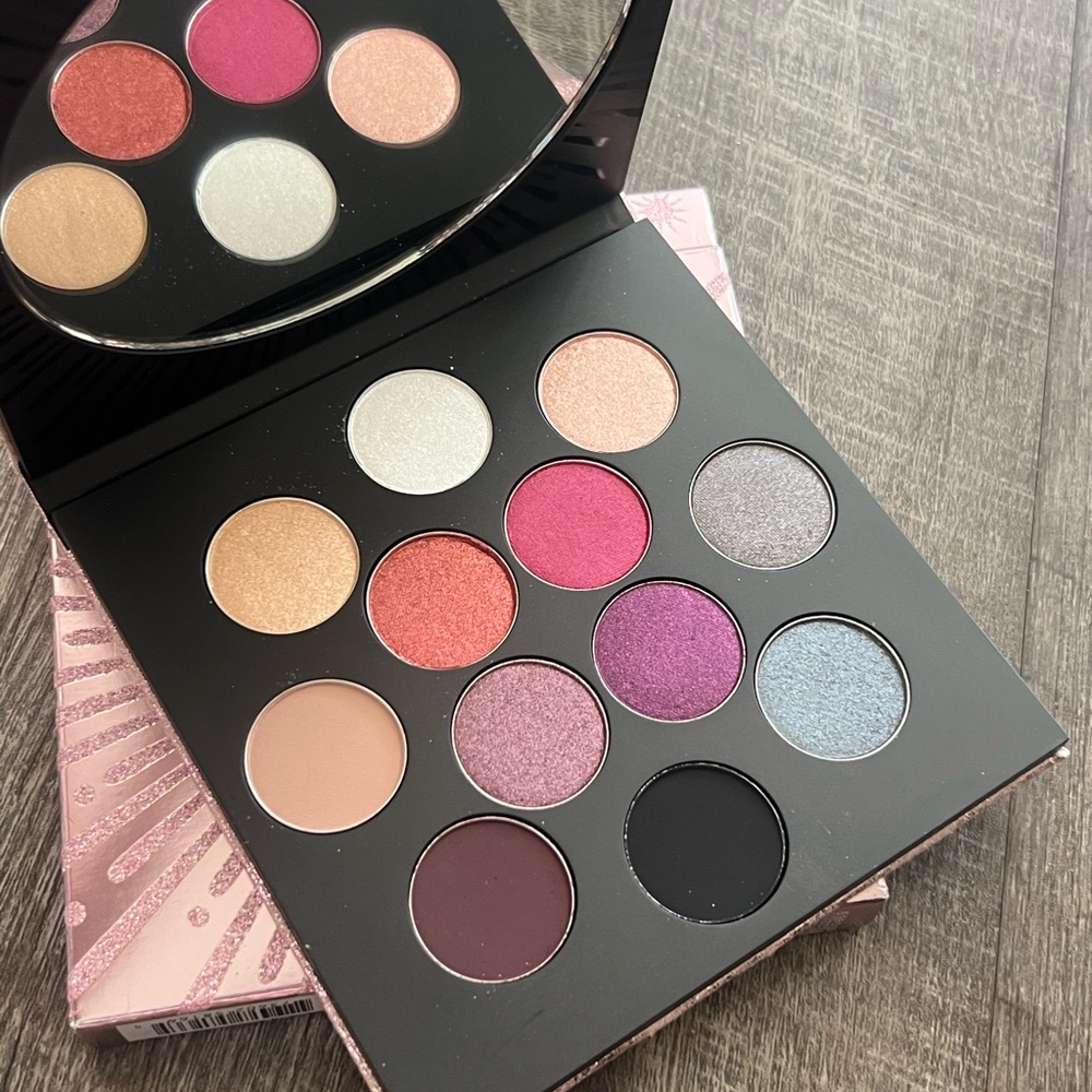 MAC Color Eyeshadow Palette